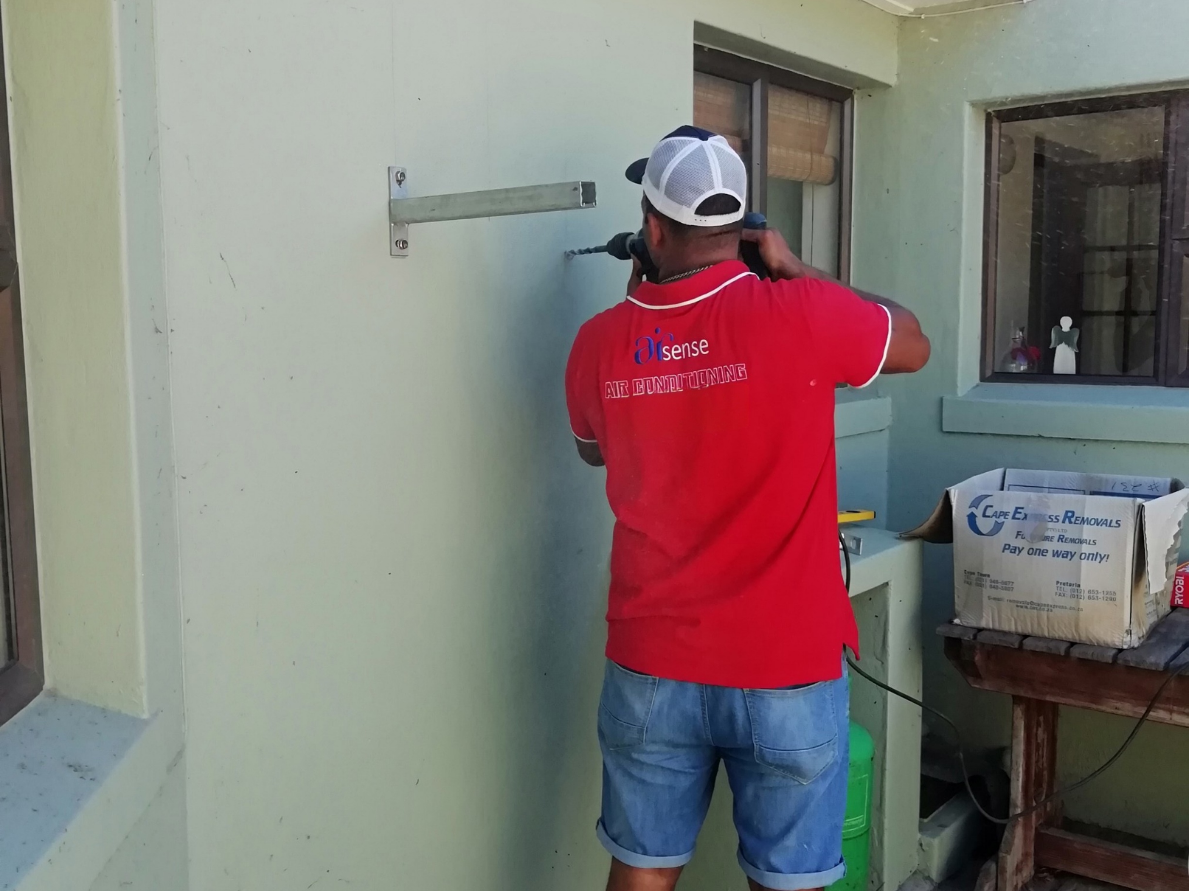 Air conditioner outdoor bracket mounting in Noordhoek