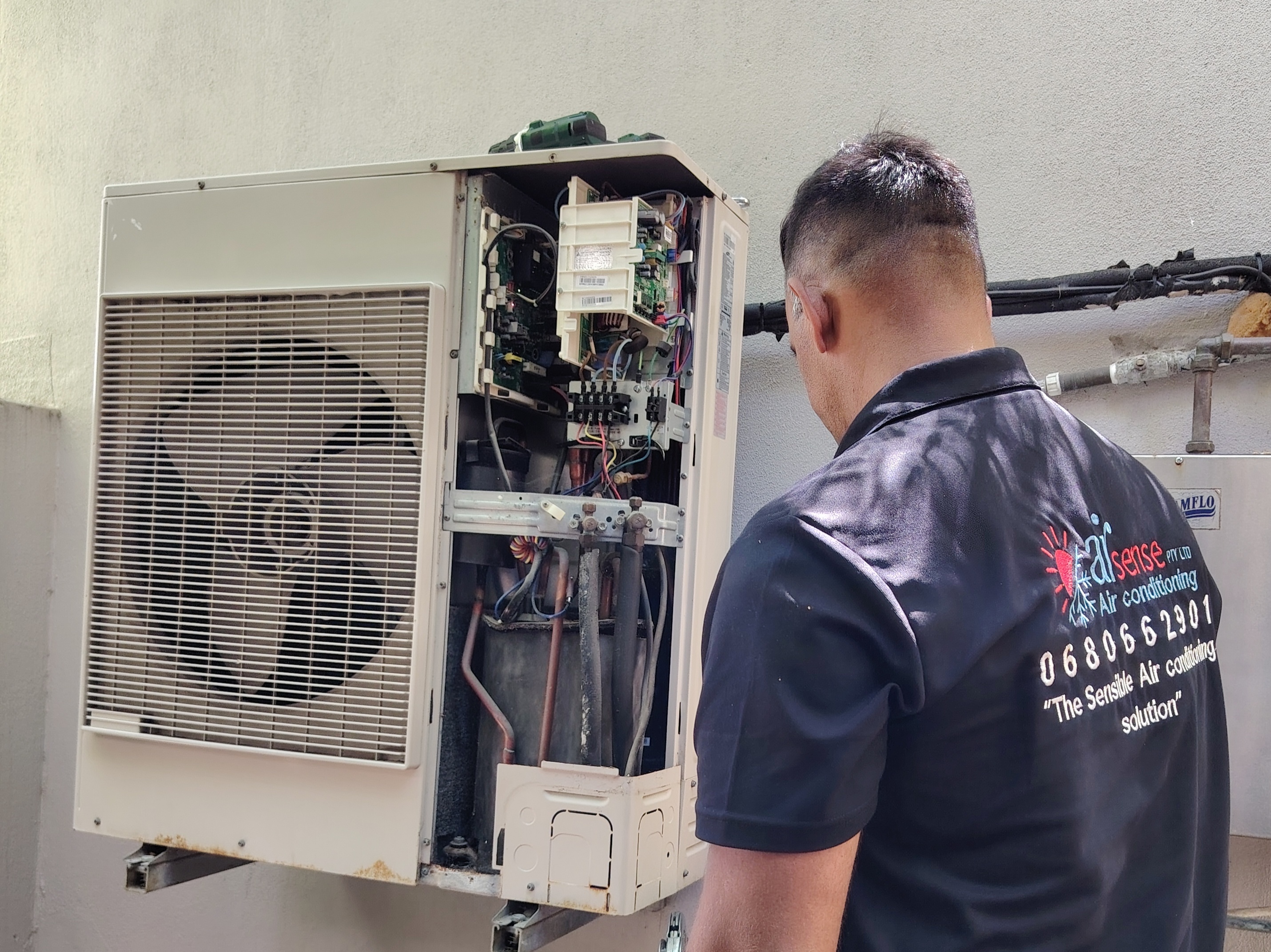Air conditioning service technicians in Fresnaye